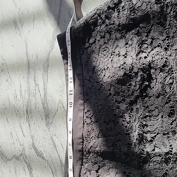 Cabi Lace Tiered Stretch Mini Skirt Rich Black Side Zipper Size 10 - Picture 6 of 11